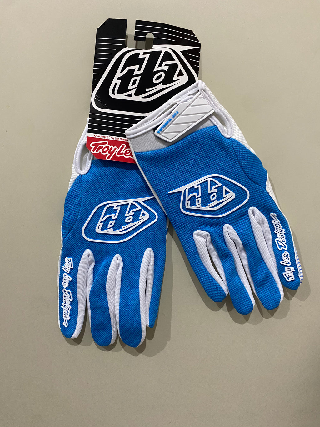 Guantes Troyleedesigns