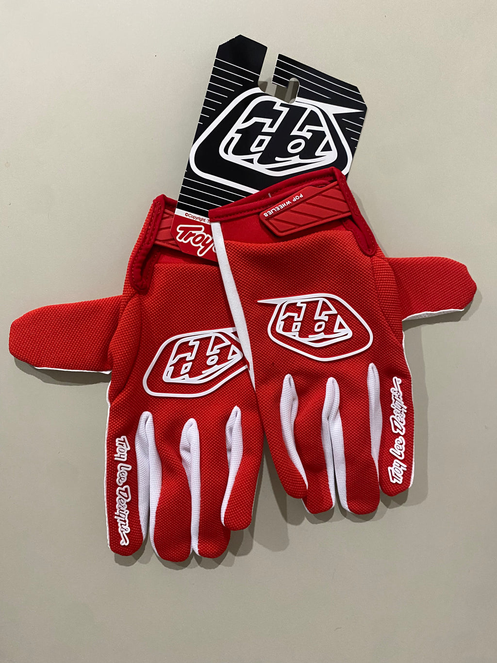 Guantes Troyleedesigns