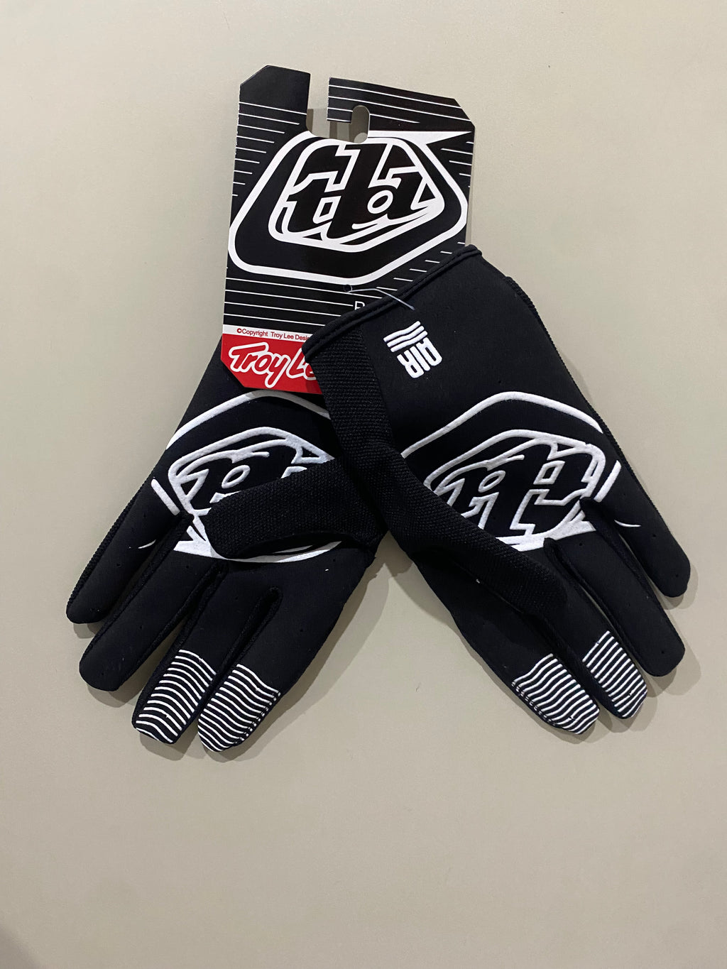 Guantes Troyleedesigns