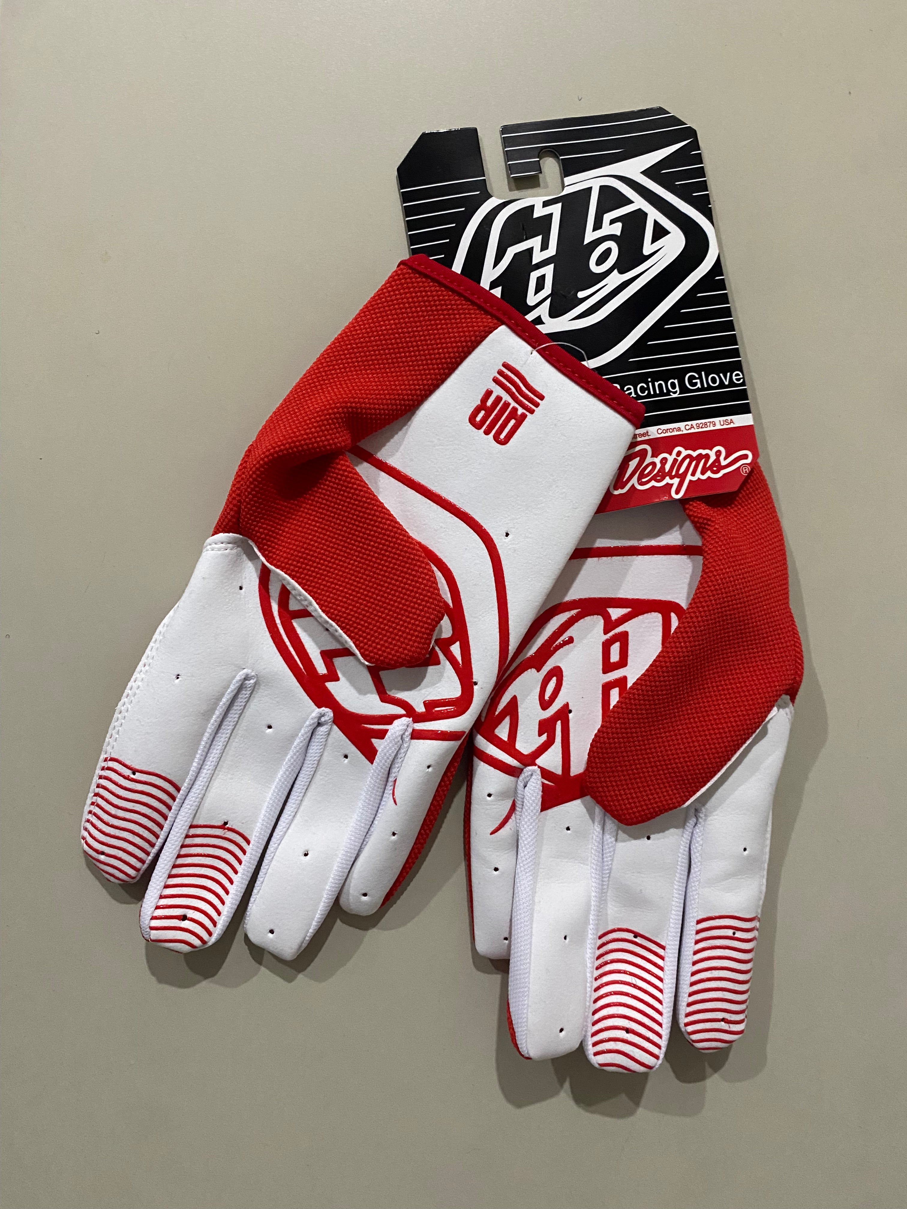 Guantes Troyleedesigns