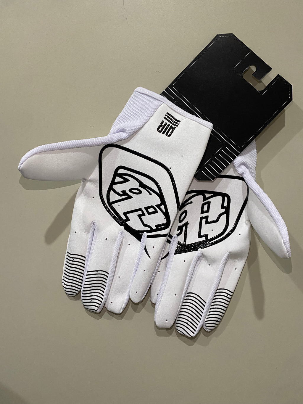 Guantes Troyleedesigns