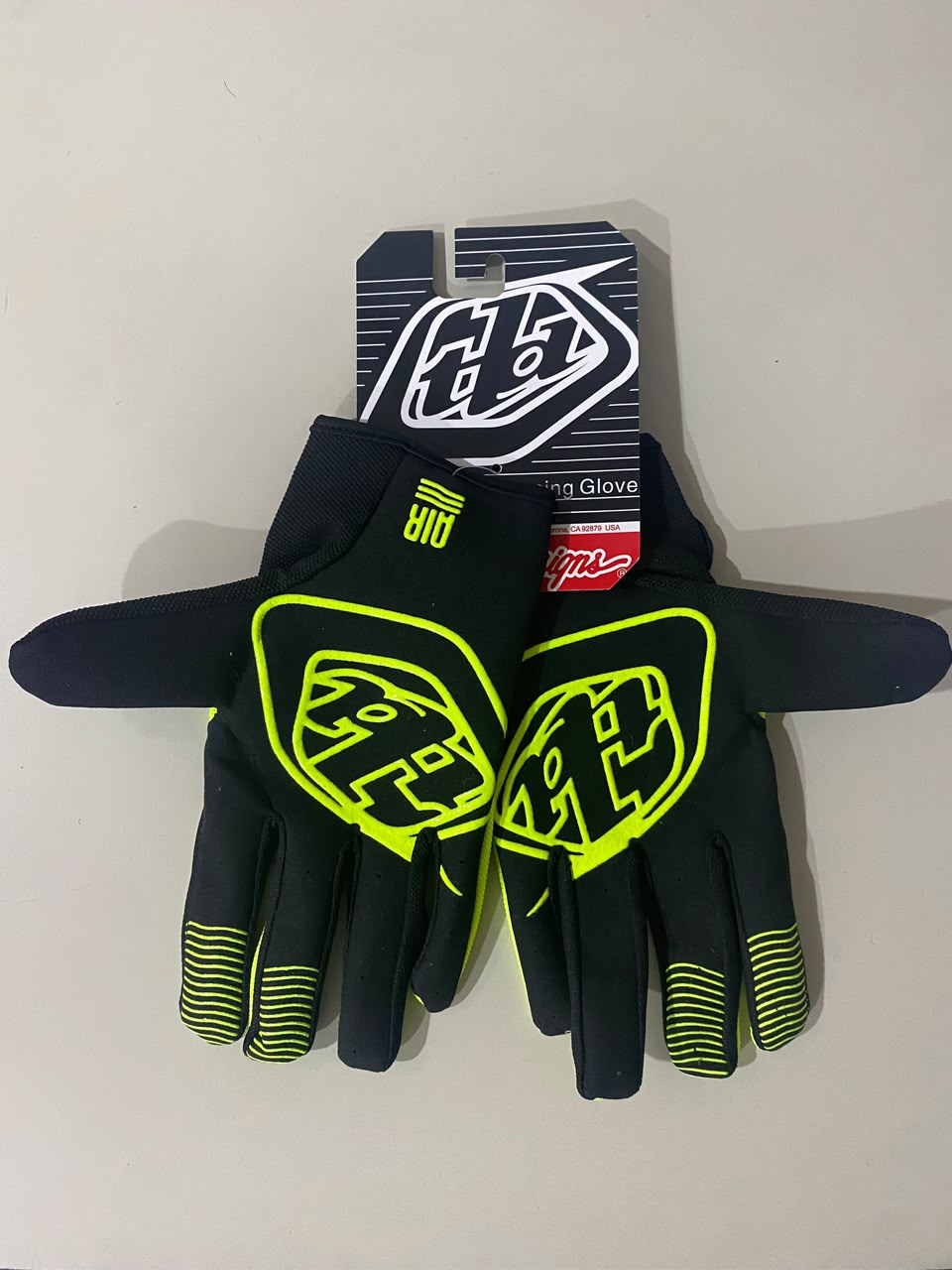 Guantes Troyleedesigns