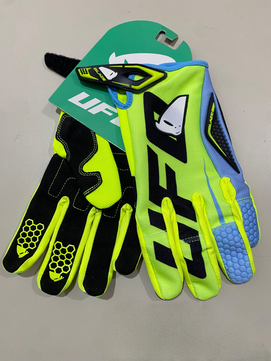 Guantes UFO