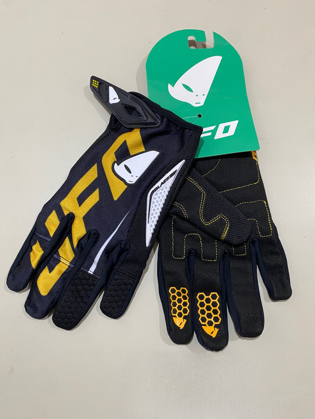 Guantes UFO