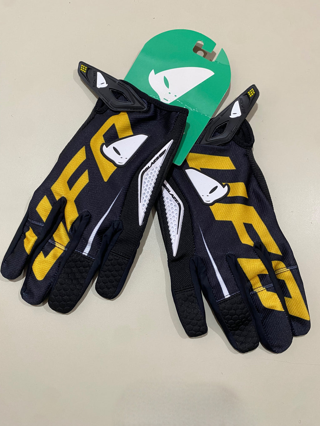 Guantes UFO